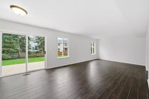 Living - 20931 W Boulder Dr, Plainfield, IL 60544 photo 3 of 5