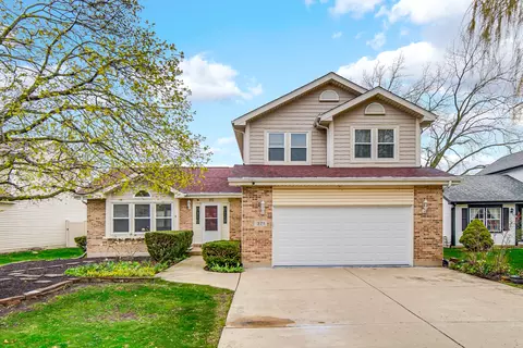 Exterior - 371 Cimarron Ct, Aurora, IL 60504 photo 2 of 8