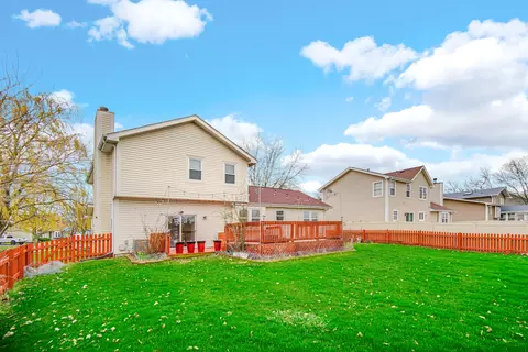 Exterior - 371 Cimarron Ct, Aurora, IL 60504 photo 5 of 8