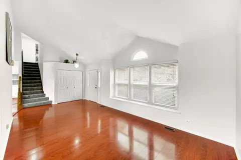 Living - 371 Cimarron Ct, Aurora, IL 60504 photo 2 of 3