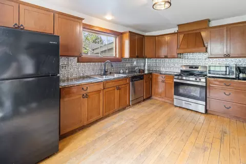 Kitchen - 1414 N Harrison St, Algonquin, IL 60102 photo 1 of 2