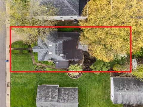 View/Area - 1414 N Harrison St, Algonquin, IL 60102 photo 2 of 4