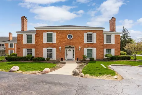 120 Carriage Way Dr #B101, Burr Ridge, IL 60527