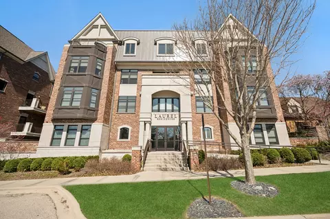 815 Laurel Ave #203, Highland Park, IL 60035