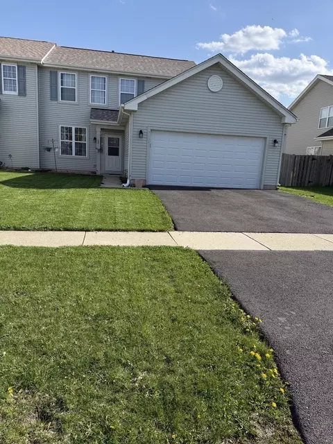 28815 Sawmill Ln, Lakemoor, IL 60051
