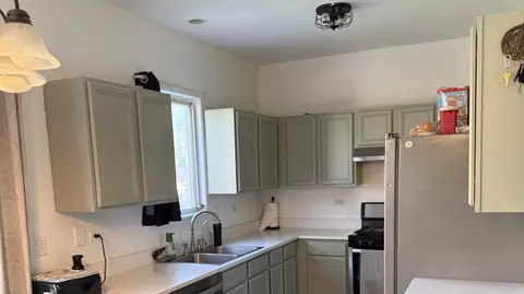 Kitchen - 28815 Sawmill Ln, Lakemoor, IL 60051 photo 1 of 2