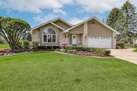 3204 Hickory Creek Dr, New Lenox, IL 60451