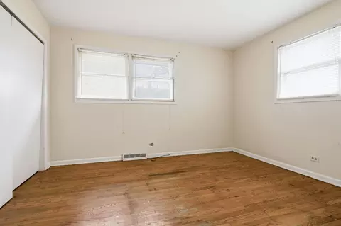 Bedroom - 155 E Madison St, Elmhurst, IL 60126 photo 3 of 8
