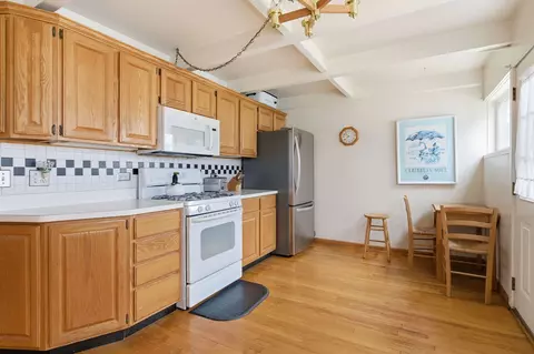 Kitchen - 155 E Madison St, Elmhurst, IL 60126 photo 2 of 3