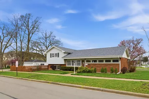 Exterior - 155 E Madison St, Elmhurst, IL 60126 photo 2 of 4
