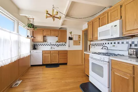 Kitchen - 155 E Madison St, Elmhurst, IL 60126 photo 3 of 3