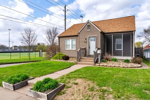 542 W Hayes St, Davenport, IA 52803