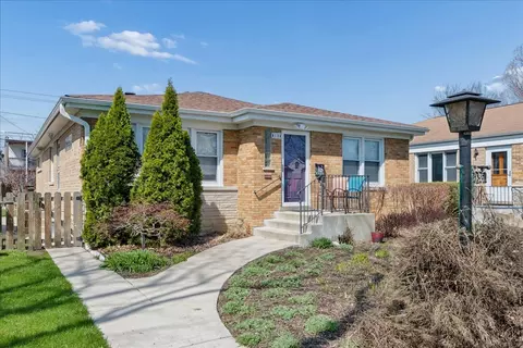 8136 Kenton Ave, Skokie, IL 60076