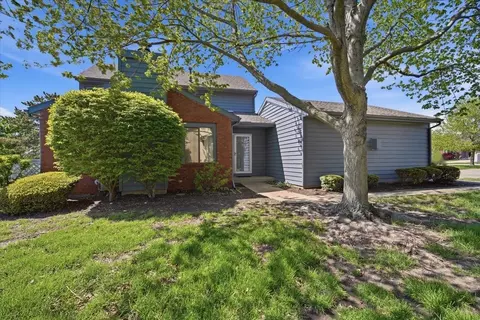 2 Sun Pointe Ct #2A, Bloomington, IL 61704