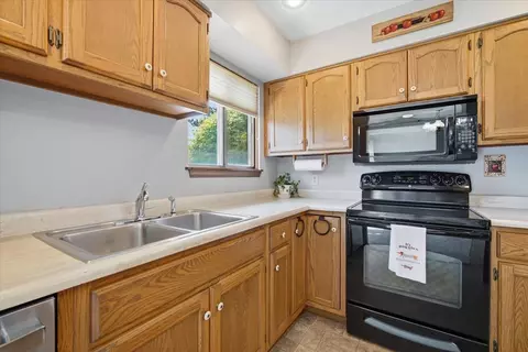 Kitchen - 2 Sun Pointe Ct #2A, Bloomington, IL 61704 photo 2 of 3