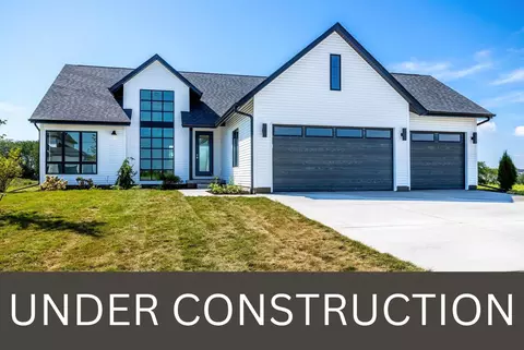6 Viola Dr, Le Claire, IA 52753