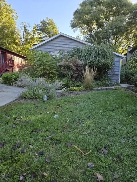 61 Highview Ave, Fox Lake, IL 60020