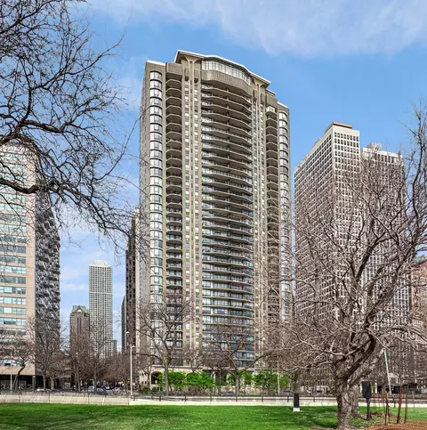 1040 N Lake Shore Dr #37A, Chicago, IL 60611
