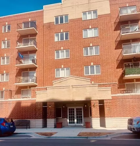 3303 Grove Ave #306, Berwyn, IL 60402
