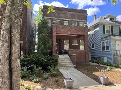 1423 W Hollywood Ave, Chicago, IL 60660