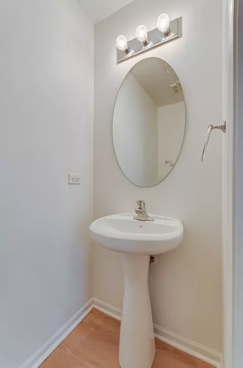 Bath - 24329 Leski Ln, Plainfield, IL 60585 photo 1 of 3