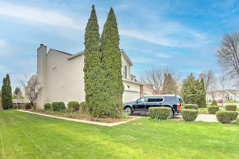 6814 Sahara Dr, Plainfield, IL 60586 photo 3