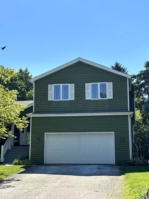 6 Crows Nest Ct, Third Lake, IL 60030