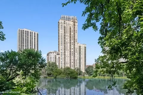 2550 N Lakeview Ave #N2203, Chicago, IL 60614