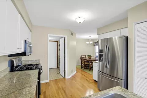 Kitchen - 697 Bent Ridge Ln, Elgin, IL 60120 photo 2 of 3