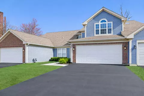 Exterior - 697 Bent Ridge Ln, Elgin, IL 60120 photo 2 of 4
