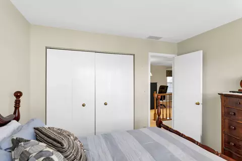 Bedroom - 697 Bent Ridge Ln, Elgin, IL 60120 photo 4 of 4
