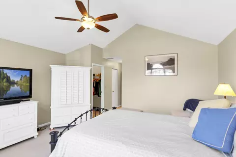 Bedroom - 697 Bent Ridge Ln, Elgin, IL 60120 photo 2 of 4