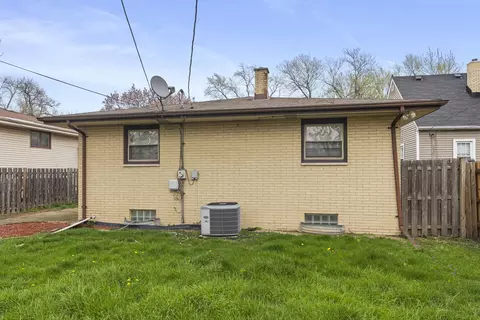 Exterior - 17908 Lorenz Ave, Lansing, IL 60438 photo 5 of 5
