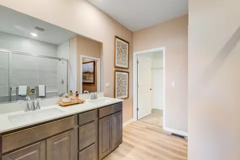 Bath - 14917 S Mccarthy Cir, Plainfield, IL 60544 photo 1 of 2