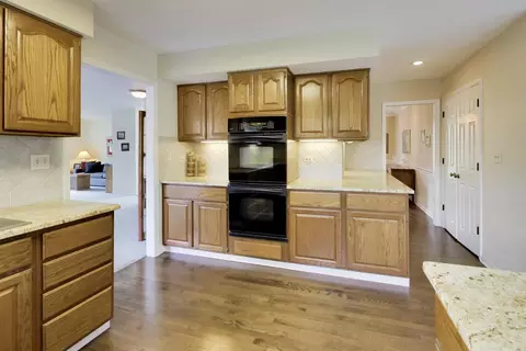 Kitchen - 1038 Elmdale Rd, Glenview, IL 60025 photo 2 of 2