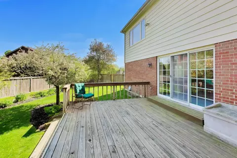 Exterior - 1038 Elmdale Rd, Glenview, IL 60025 photo 6 of 10