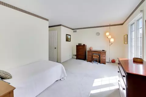 Bedroom - 1038 Elmdale Rd, Glenview, IL 60025 photo 3 of 5