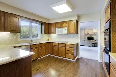 Kitchen - 1038 Elmdale Rd, Glenview, IL 60025 photo 1 of 2