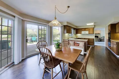 Dining - 1038 Elmdale Rd, Glenview, IL 60025 photo 2 of 3