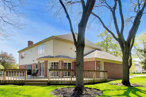 Exterior - 1038 Elmdale Rd, Glenview, IL 60025 photo 7 of 10