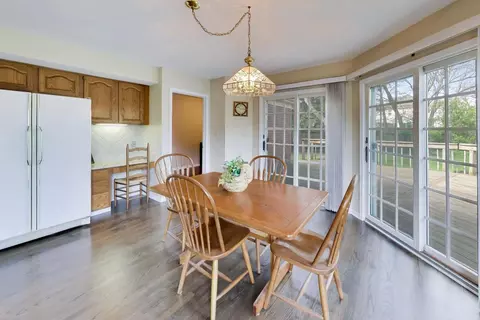 Dining - 1038 Elmdale Rd, Glenview, IL 60025 photo 3 of 3