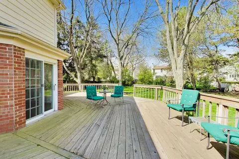 Exterior - 1038 Elmdale Rd, Glenview, IL 60025 photo 4 of 10