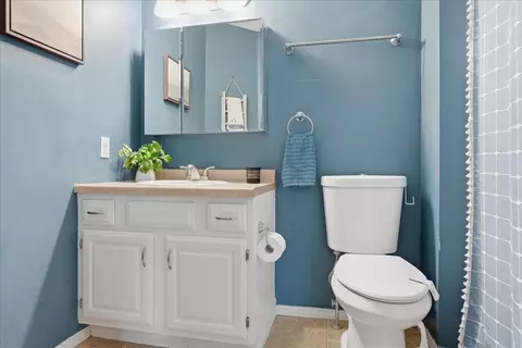 Bath - 13 Rutherford Ct, Bloomington, IL 61704 photo 2 of 2