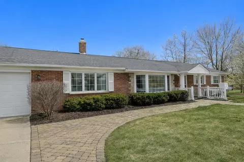 3843 Springdale Ave, Glenview, IL 60025