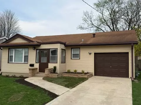 215 N Ohio St, Aurora, IL 60505