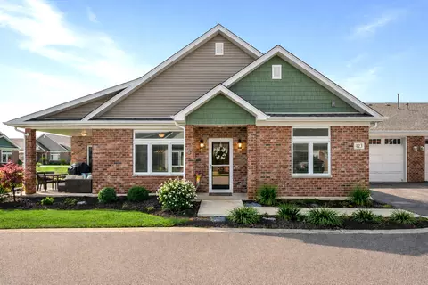 423 Stearn Dr #423, Genoa, IL 60135
