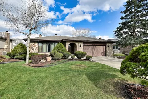7221 Bayberry Ln, Darien, IL 60561