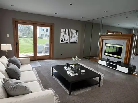 Living - 3800 River Rd, Hazel Crest, IL 60429 photo 3 of 3