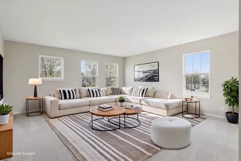 Living - 3649 Bailey St, Plano, IL 60545 photo 8 of 10