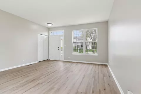 Living - 3649 Bailey St, Plano, IL 60545 photo 10 of 10